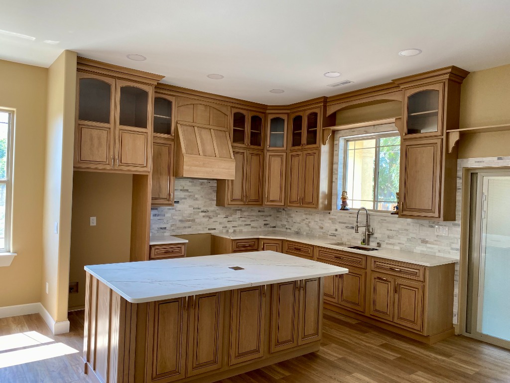Natural Wood Shaker Kitchen with Custom Range Hood